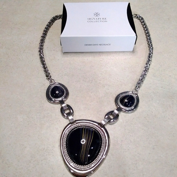 New Signature Collection Avon denim days necklace - Picture 1 of 11